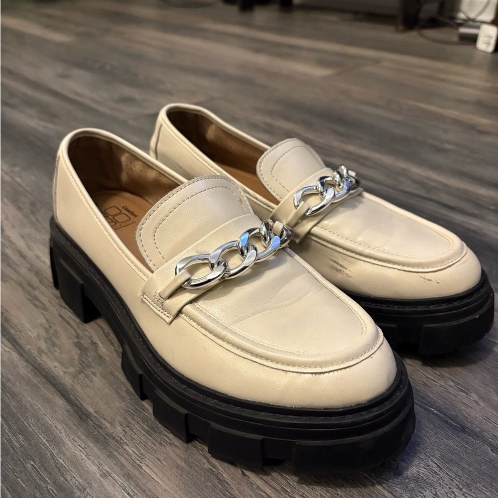 No Boundaries Platform Cream Loafers with Silver Chain